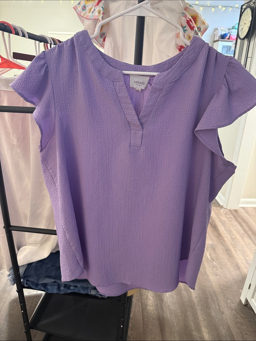 ANDREE BY UNIT Lavender Textured Flutter Sleeve V-Neck Blouse